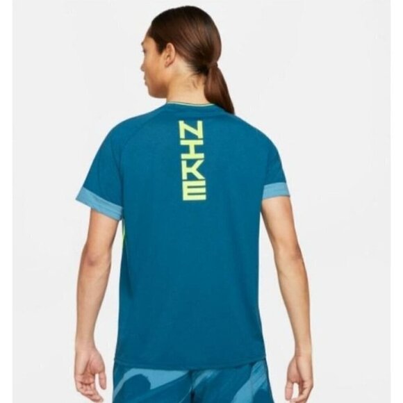 Nike Dri fit Training T Shirt Size Small Blue & Green Short Sleeve Sport clash - Picture 2 of 12
